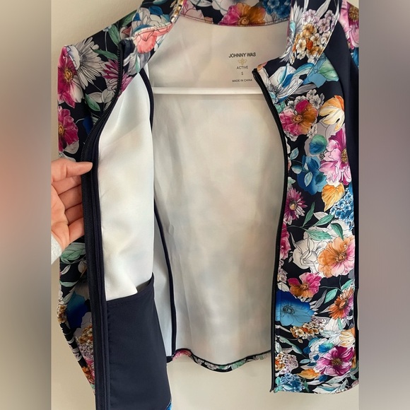 Johnny Was Fall Dance Fitted Athletic Jacket - Blue Floral - Size Small - Picture 7 of 13